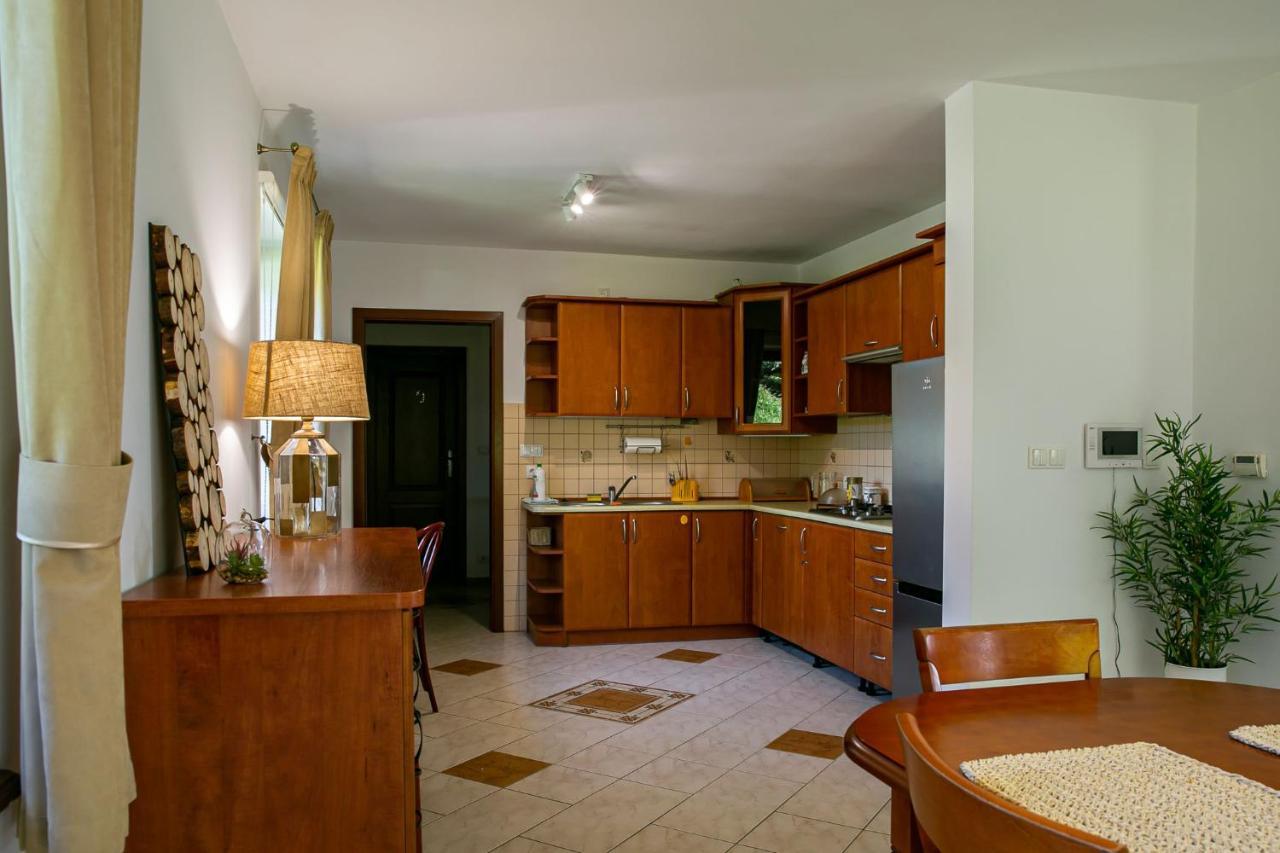 Szumi Las Events & Apartments Regimin Екстериор снимка